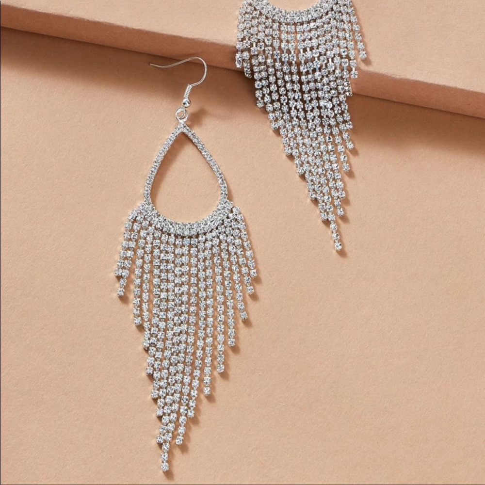 Solid Rhinestone Tassel drop earrings - Picture 3 of 3